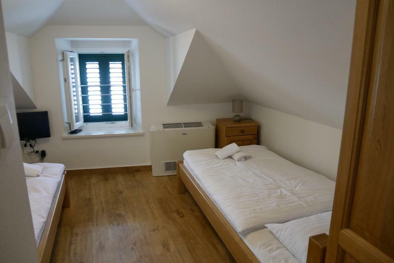 Guest House Jere Old Town Rogoznica  Buitenkant foto